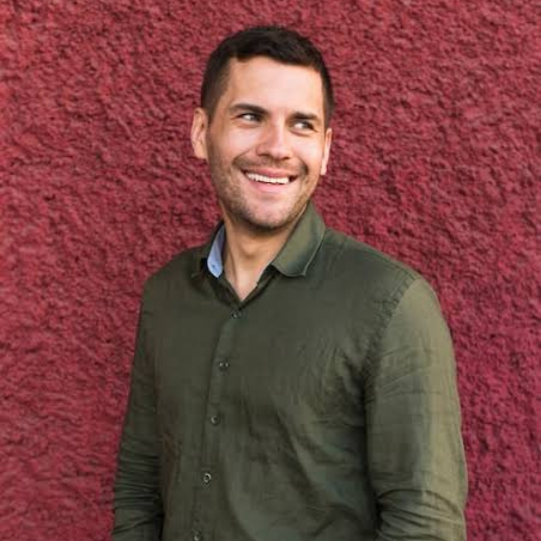 <strong>Renato Villalobos</strong> <em> - Comprador de Instagram</em>